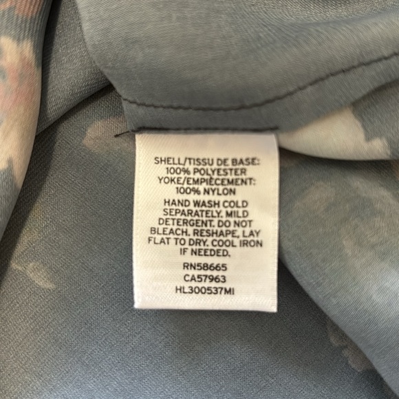 Chelsea 28 size S black floral, and lace long sleeves blouse. - Picture 7 of 7